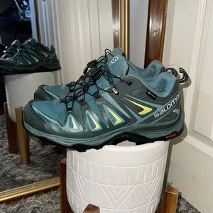 Salomon Women’s X Ultra 3 GTX trail running shoe; sz 8